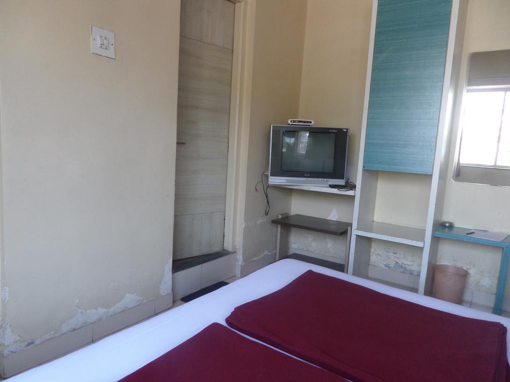 Hotel Sai Ratna Nashik Εξωτερικό φωτογραφία