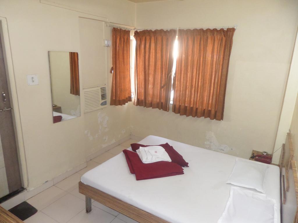 Hotel Sai Ratna Nashik Δωμάτιο φωτογραφία